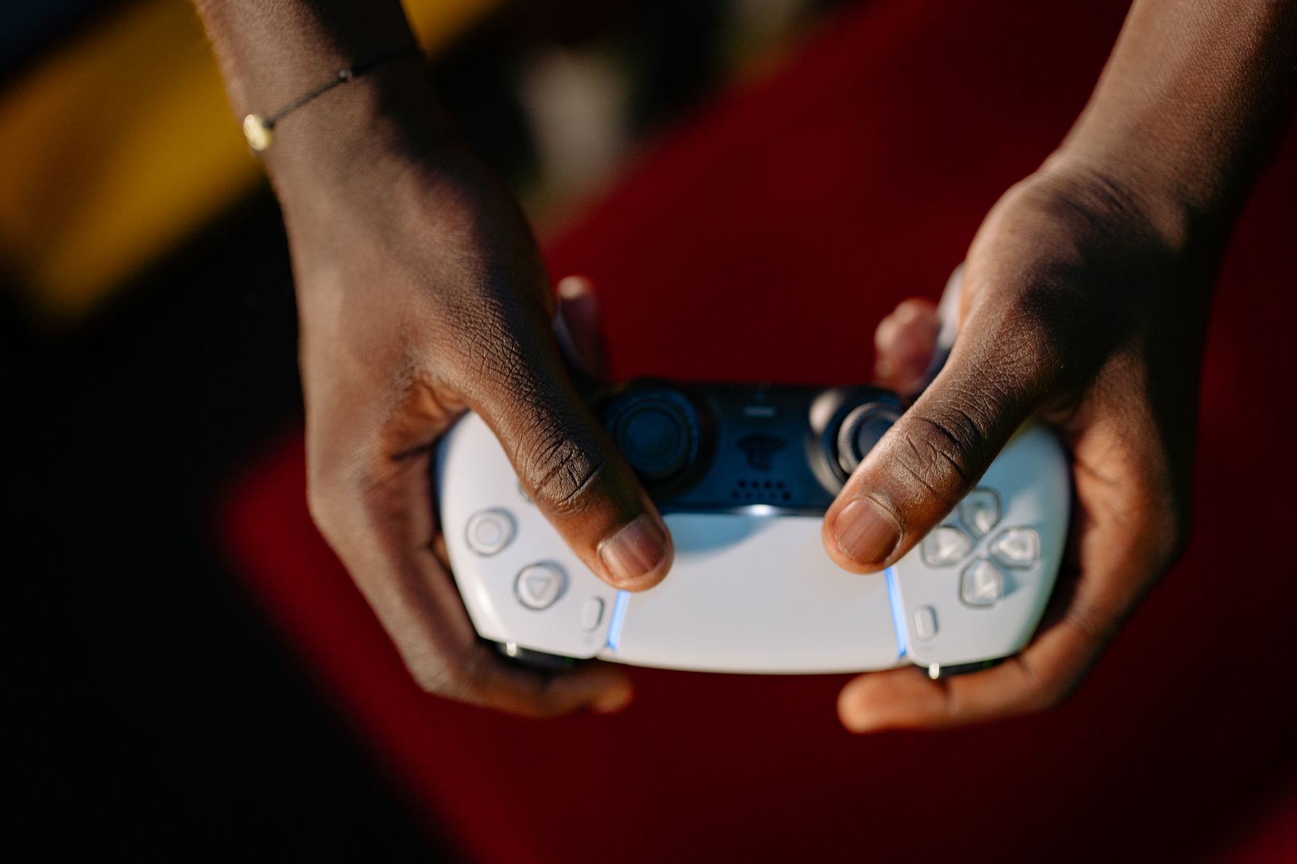 'The Yahoo Boys' Chapters 7-9: How Chinese Gamers End Up With Amazon Gift Cards From Nigerian Scammers' Victims
